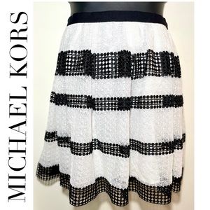 New! Michael kors lace skirt with pockets